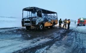 На трассе в Челябинской области дотла выгорел школьный автобус