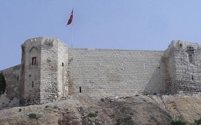 Землетрясение силой 7,7 балла в Турции разрушило исторический замок Газиантеп