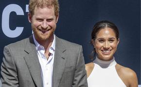 Times: принц Гарри с женой Меган Маркл получили приглашение на коронацию Карла III