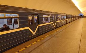 В московском метро человек упал на пути
