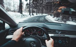 Срок действия истекающих водительских прав автоматически продлили на три года