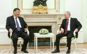 Издание Newsweek заявило, что объятия Владимира Путина и Си Цзиньпина подняли вопрос о дипломатическом лидерстве США