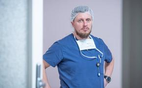 Латвийскому врачу неприятно реанимировать человека, когда работает российское ТВ