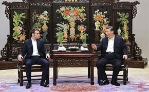 Экс-посол Франции Дюкло считает, что Макрон в своей дипломатии с Си Цзиньпином совершил те же ошибки, что и с Путиным