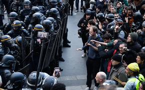 Во французском Лионе полиция применила для разгона демонстрантов слезоточивый газ