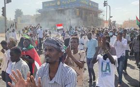 За переворотом в Судане снова стоят США