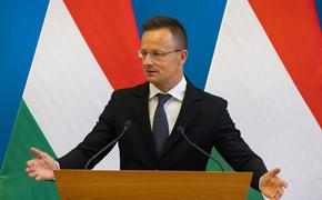 Сийярто в ответ на слова Зеленского о неадекватности Венгрии заявил, что не ему оценивать действия страны в качестве члена НАТО