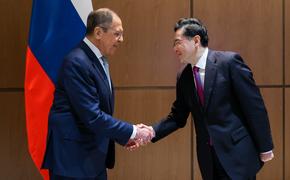 Лавров на встрече с китайским коллегой Цинь Ганом обсудил мирное урегулирование кризиса на Украине