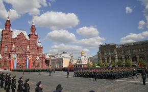 Рогов заявил, что отсутствие тяжелой техники на параде Победы в Москве объясняется ее необходимостью на фронте