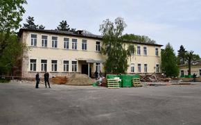 Депутат Госдумы контролирует ход ремонта школы в станице под Краснодаром