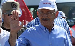Оппозиционер Кылычдароглу заявил, что не собирается оставлять Турцию «фальшивому лидеру» Эрдогану, ориентирующемуся на Россию