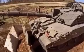 Украинцы осваивают британские тяжёлые танки 