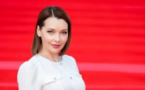 Актриса Наталия Антонова призналась, что перестала общаться с киевскими режиссерами, потому что «их соцсети наполнены агрессией»