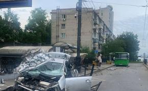 В Хабаровске два человека пострадали при ДТП с автобусом