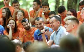 Вениамин Кондратьев побывал в молодежном лагере «Регион 93»