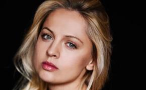 Актриса Янина Студилина: Я люблю работать, но вне работы хочу оставаться слабой и любимой 