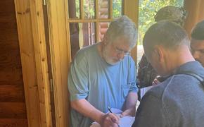 Суд в Киеве отправил украинского олигарха Игоря Коломойского под стражу
