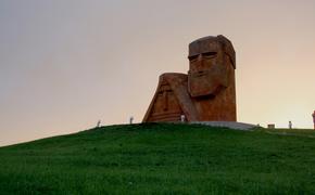 Reuters: тысячи армян покинули в понедельник Нагорный Карабах