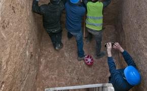 На раскопках в Виа Хеврон была обнаружена гробница куртизанки «гетеры» 