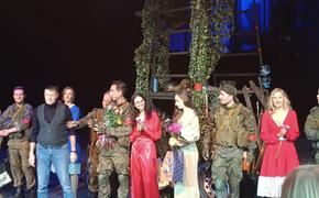 На сцене Театра Российской Армии состоялась премьера спектакля «Данькина каска»