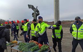 Нацблок Латвии решил снести советские памятники, где есть захоронения