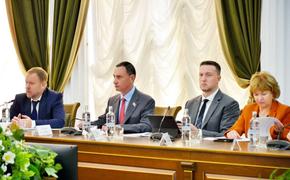 Виктор Тепляков принял участие в выездном совещании комитета ГД РФ в Сочи