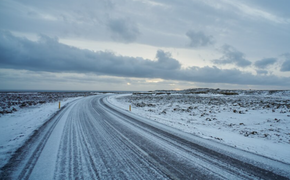 Водителей предупредили о ледяной корке на трассе в Хабаровском крае