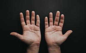 Врач Шиндряева: Проблемы с щитовидкой могут быть причиной тремора рук