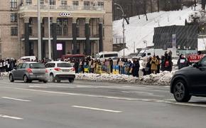 В Киеве прошел митинг с требованием вернуть домой срочников и мобилизованных