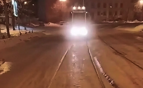 В Хабаровске порыв водопровода остановил трамваи