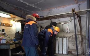 В Хабаровском крае сотрудники МЧС спасли пенсионера из подвала гаража