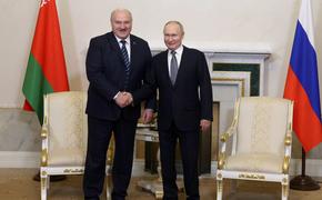 Лукашенко заявил, что обсудил с Путиным вопросы развития ВПК с учетом СВО