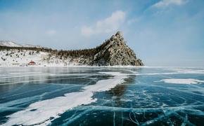 За один день на Байкале провалились три автомобиля под лед