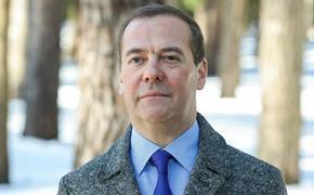 Медведев: НАТО своими учениями хотела взять РФ «на испуг», но вышло нестрашно