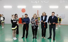 Обновленный спортзал в подарок получили жители поселка в Челябинске
