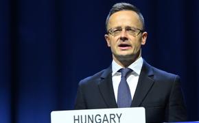 Сийярто: Венгрия никогда не будет участвовать в поставках вооружений Украине