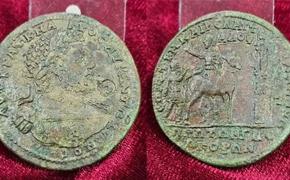 Медальон императора Каракаллы найден в римских гробницах в Болгарии