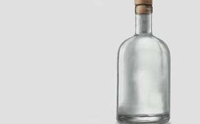 Двухлетний малыш умер, когда выпил жидкость из найденной на улице бутылки