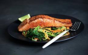 Невролог Шиндряева: Жирная рыба поможет восполнить недостаток витамина D