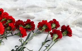 В Петербурге возложили цветы к могиле Анатолия Собчака