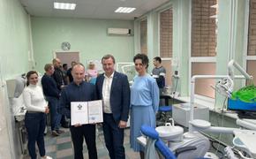 Депутат ЗСК Станислав Гринев поздравил медиков с 23 февраля