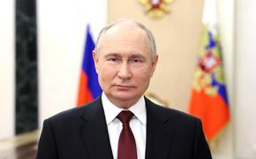 Путин: наша молодежь должна знать историю России, имена настоящих героев 
