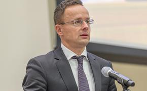 Глава МИД Сийярто: Венгрия не согласилась бы с отправкой войск НАТО на Украину