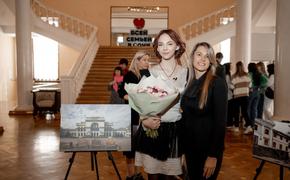 Анна Невзорова помогла подростку из Донецка в организации выставки фотографий