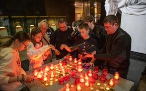 В Музее Победы провели минуту молчания по погибшим в теракте  