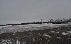 В Хабаровском крае северные аэропорты закрыли из-за льда на взлётных полосах