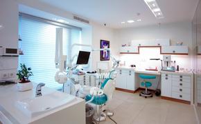 Стоматолог Золотницкий: Отказ от чистки зубов приводит к кариесу
