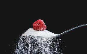 Нутрициолог Никитина: Чтобы избавиться от отеков, откажитесь от сахара