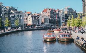 Власти Амстердама запретили строительство новых гостиниц