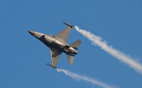 Остин: F-16 и обученные пилоты начнут прибывать на Украину в этом году